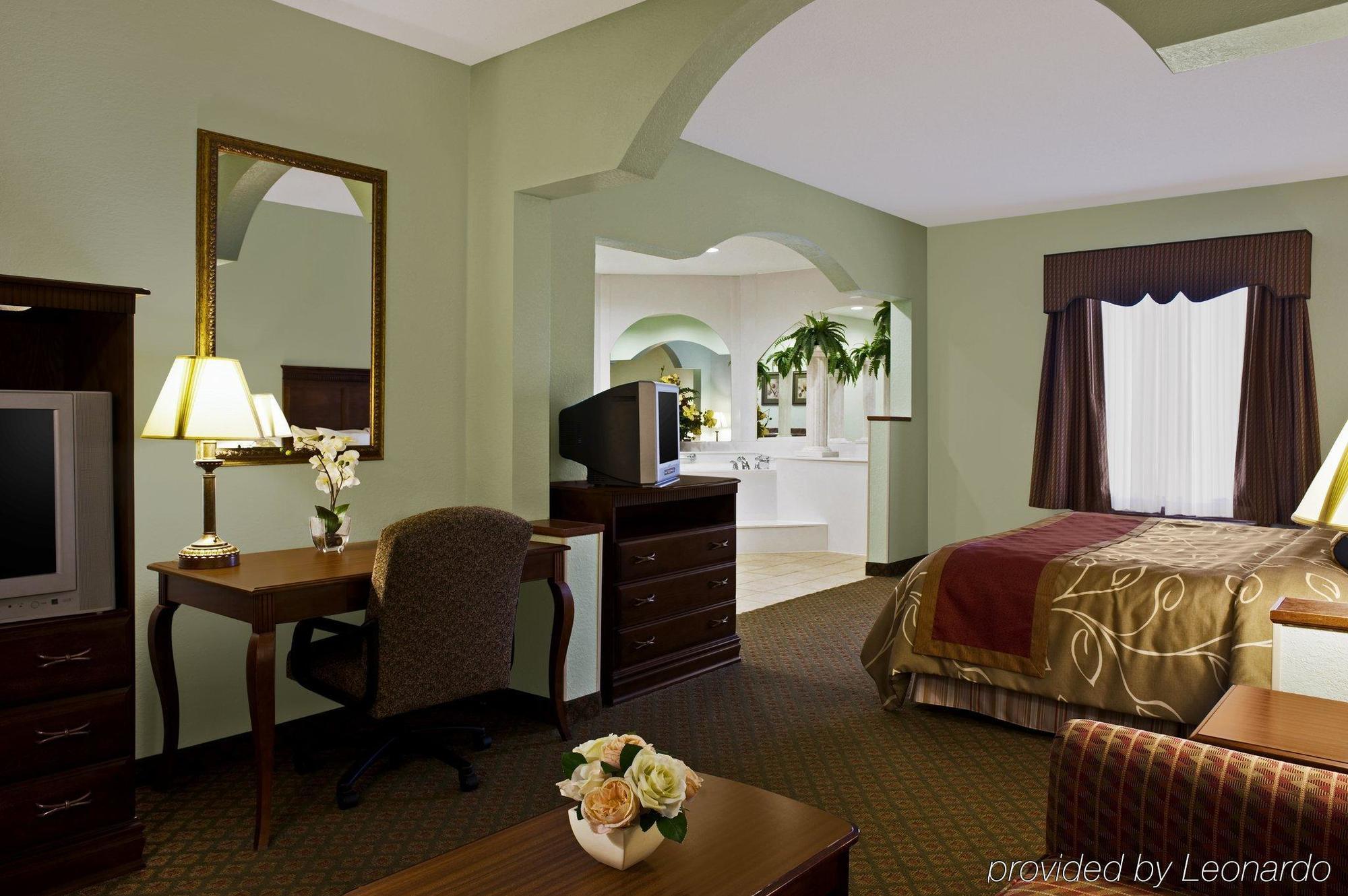 Best Western Plus Bradbury Inn And Suites Waycross Rom bilde